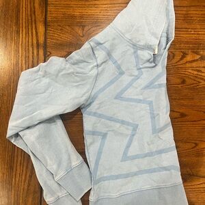 BDG Light Blue Hoodie with star Pattern 
Tween small 


Great condition